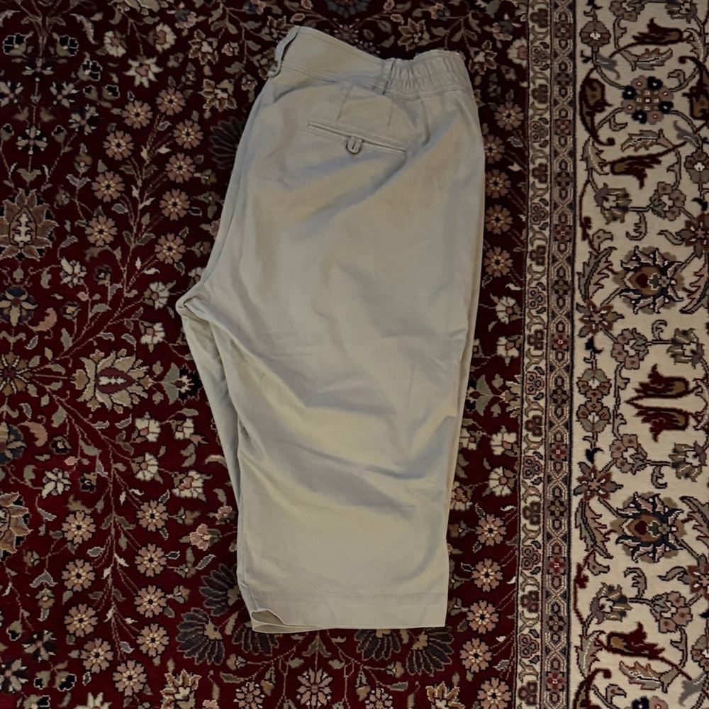 Women’s Classic Tan cropped Pants